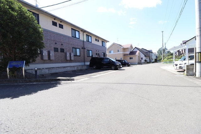 【アンビックス利府　伍番館の駐車場】