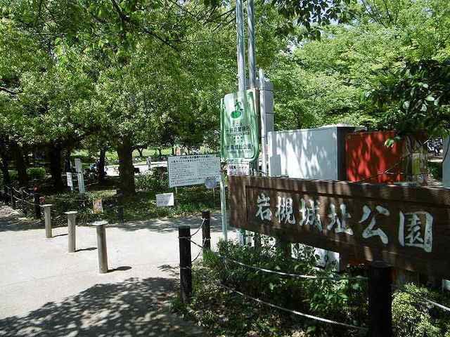 【さいたま市岩槻区仲町のアパートの公園】