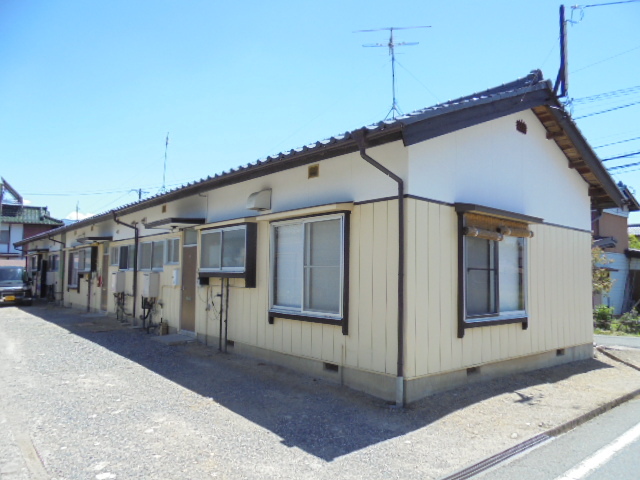 かみや荘（長屋）の建物外観