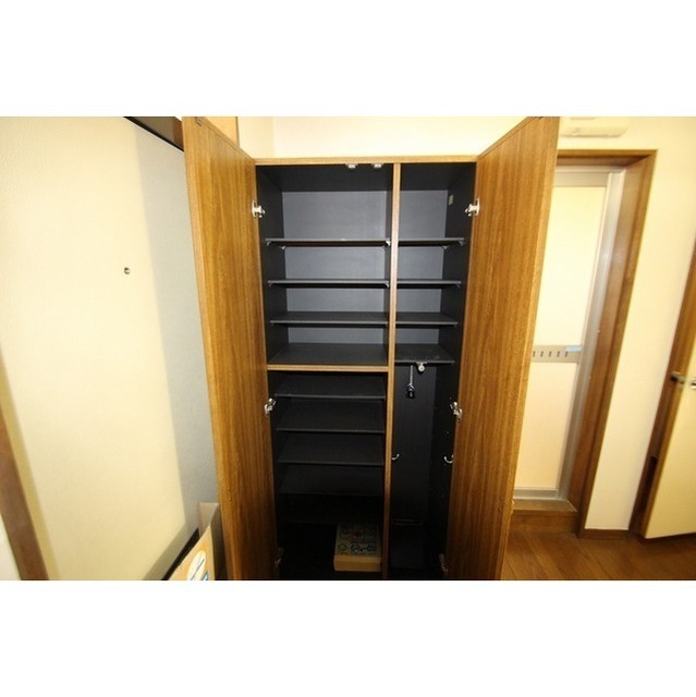 玄関　シューズボックス