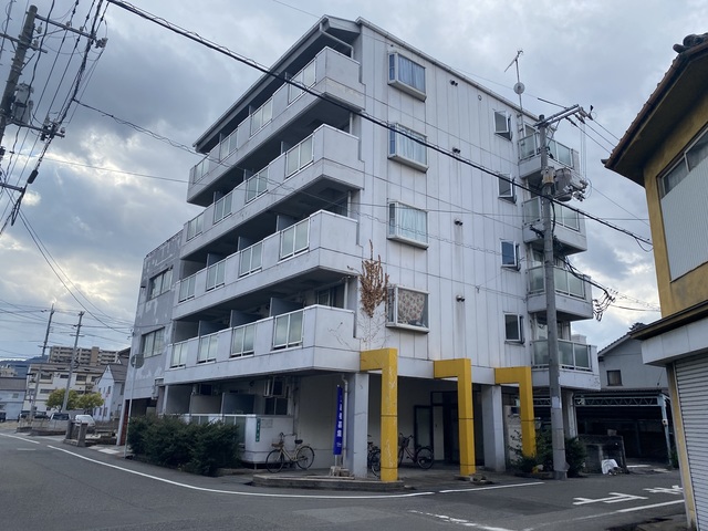 【福山市道三町のマンションの建物外観】