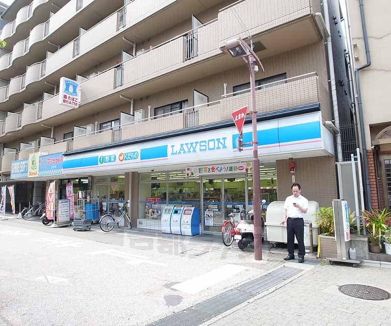 【京都市山科区竹鼻外田町のマンションのコンビニ】