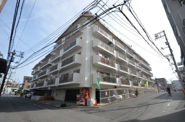 広島市西区中広町のマンションの建物外観