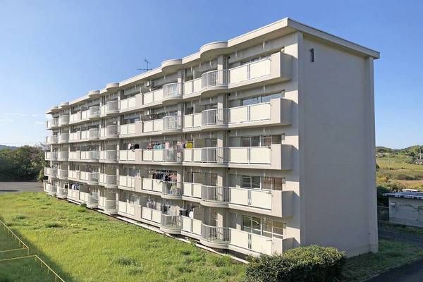 ビレッジハウス三美1号棟の外観