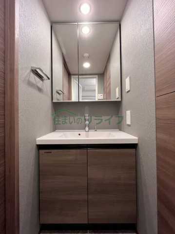 洗面設備　※参考写真です。似た間取りの別部屋になります。