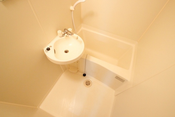 バス・シャワールーム　※別部屋の写真です