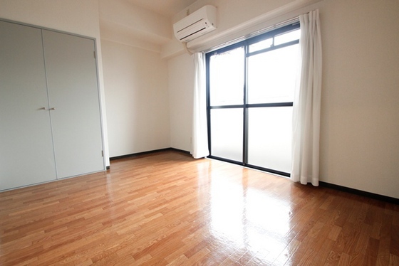 居室・リビング　※別部屋の写真です