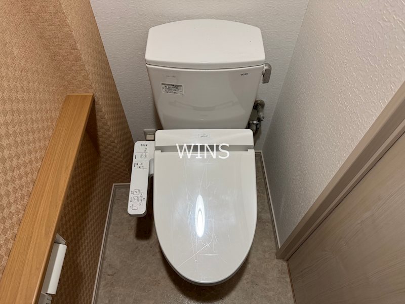 トイレ　別部屋参考写真です。