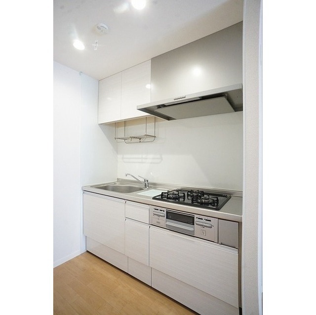 キッチン　３口コンロとグリルが付いたキッチン♪