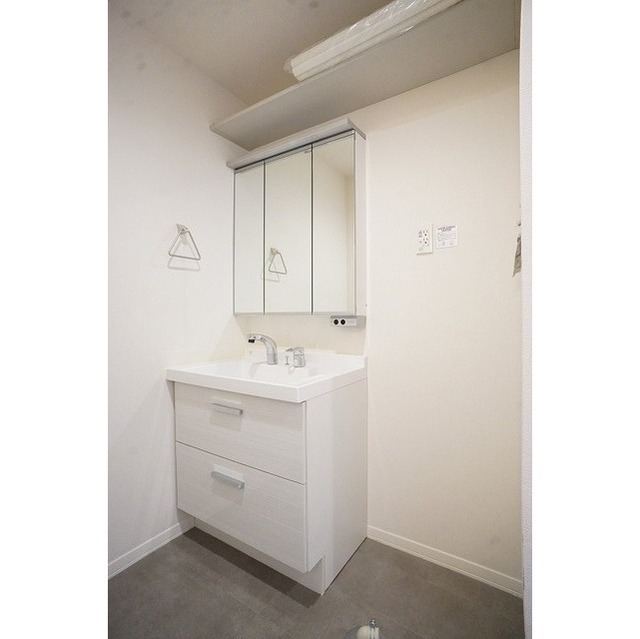 洗面設備　導線が便利なサニタリー♪