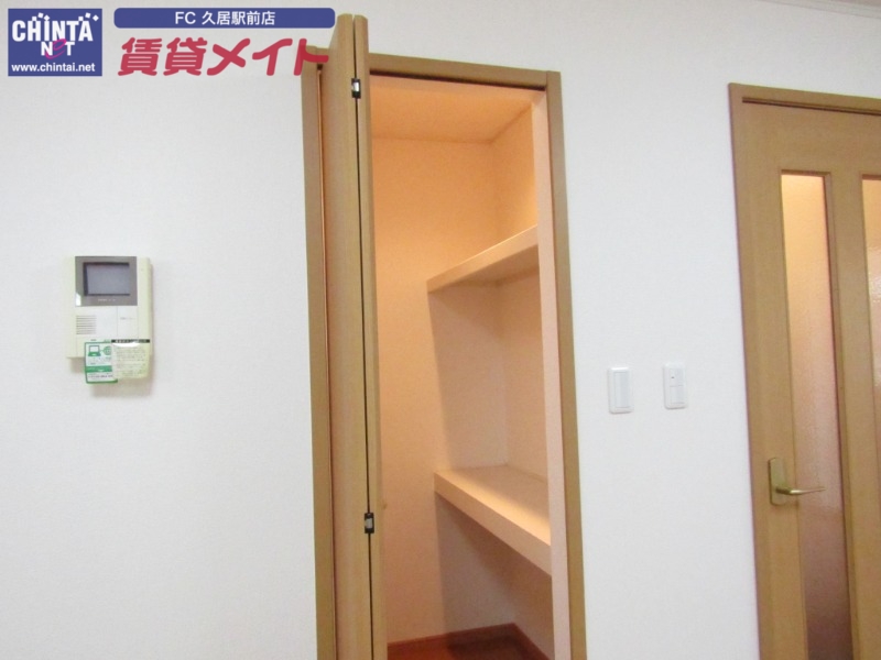 収納　同型別室のお写真です