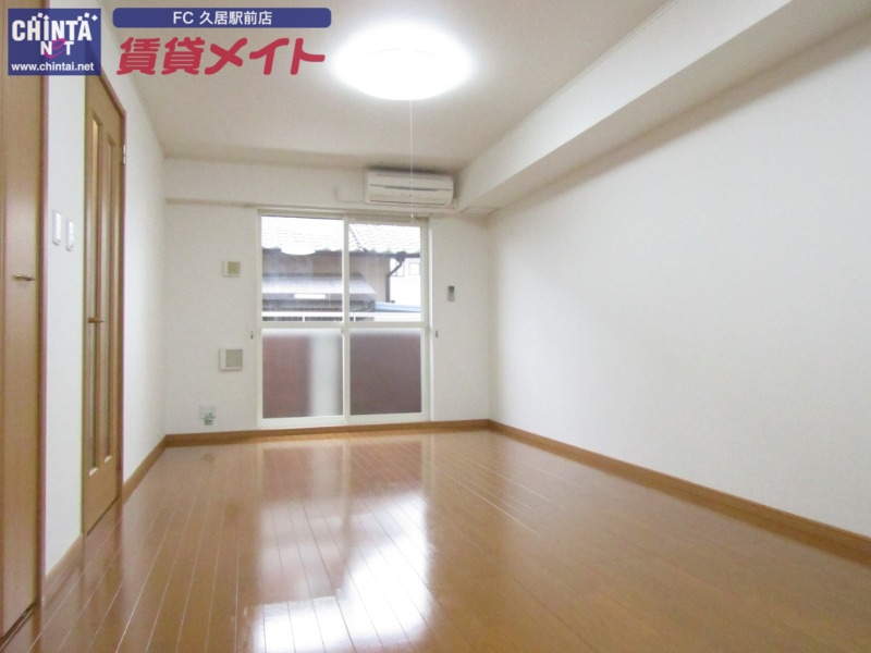 居室・リビング　同型別室のお写真です