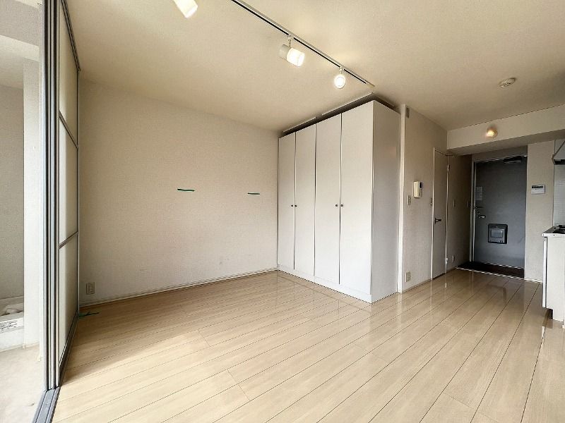 その他部屋・スペース　フローリングも綺麗で日差しも差し込み気持ちがいい！