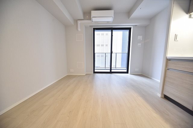 居室・リビング　内観1