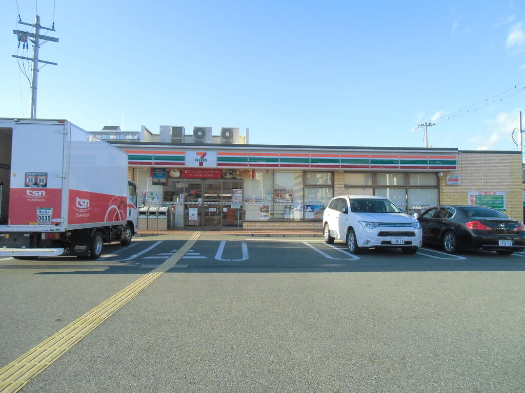 コンビニ　セブンイレブン加古川長砂店（コンビニ）まで307m