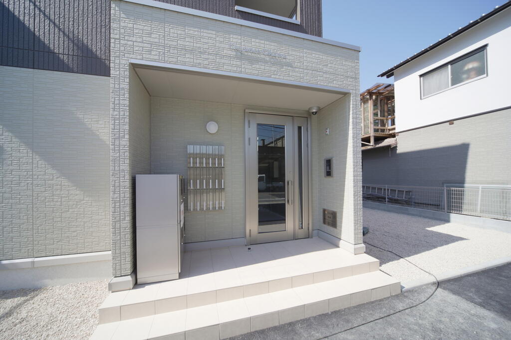 エントランス　オートロック付き