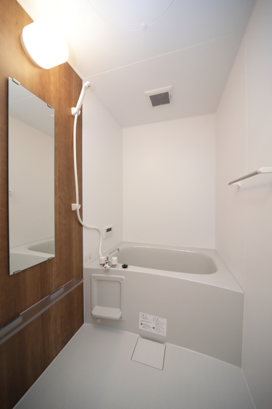 バス・シャワールーム　追い炊き機能付き