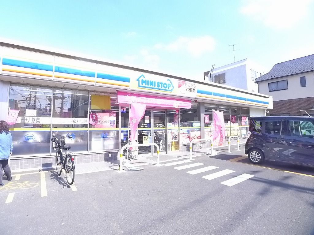 コンビニ　ミニストップ青戸5丁目店（コンビニ）まで180m