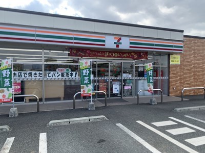 コンビニ　セブン－イレブン泗水富の原店（コンビニ）まで423m
