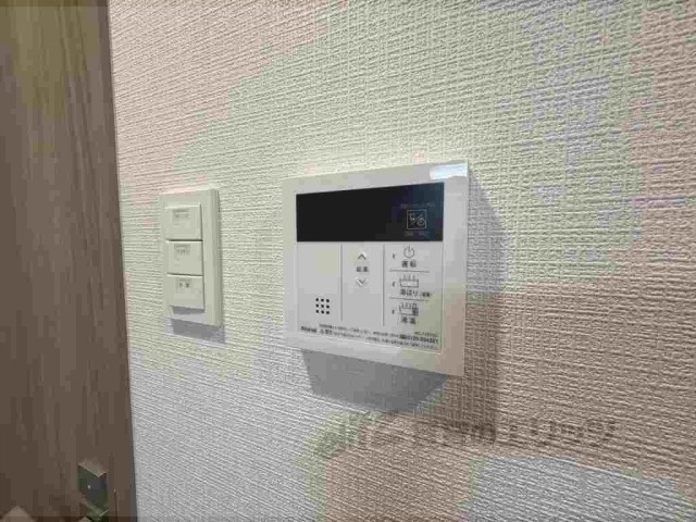 その他設備　給湯器リモコン