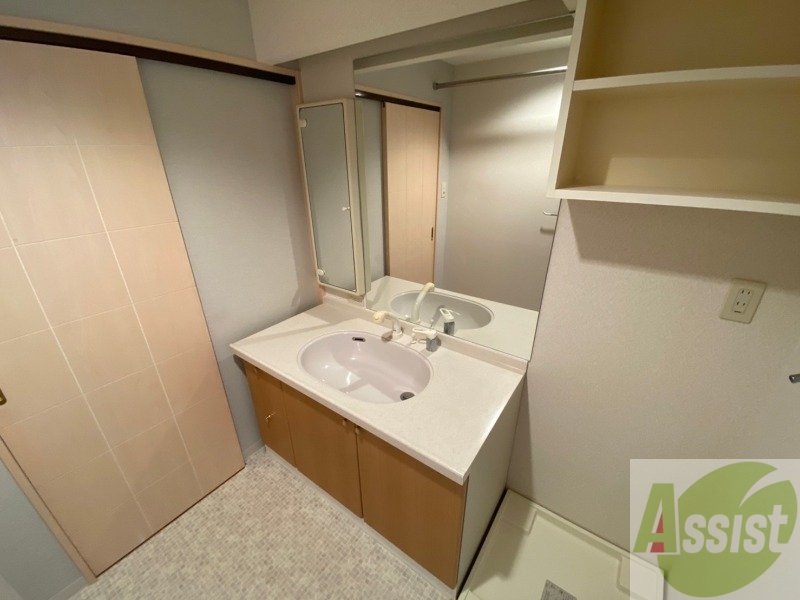 洗面設備　こちらに洗面台があります。朝の洗顔はこちらで。