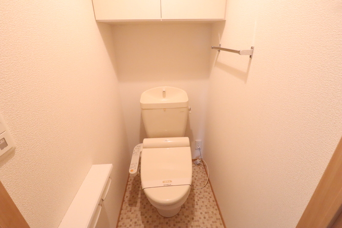 トイレ　温水洗浄便座付き♪