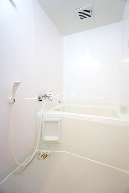 バス・シャワールーム　※同タイプ別室画像参照に付き現況優先