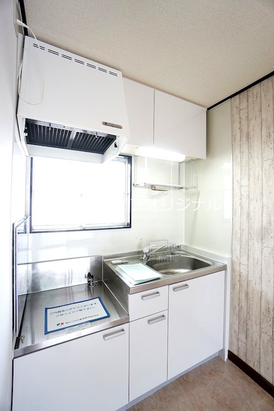 キッチン　※同タイプ別室画像参照に付き現況優先