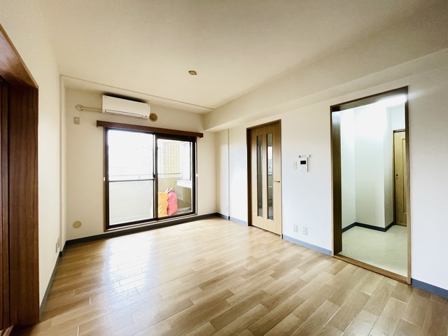 居室・リビング　写真は別部屋参考写真★