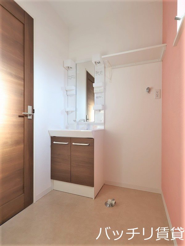 洗面設備　同室タイプ掲載の為現況を優先します。