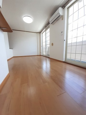 居室・リビング　居間です