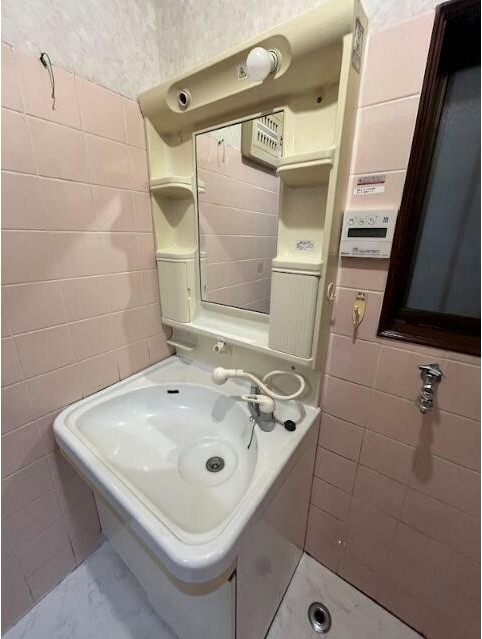 洗面設備　身支度に欠かせない独立洗面台♪