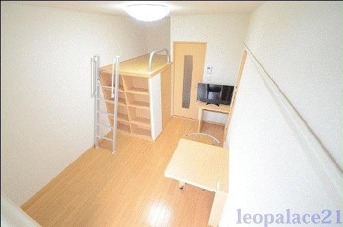 居室・リビング　備品や設備仕様は号室等により異なります現地をご確認下さい。