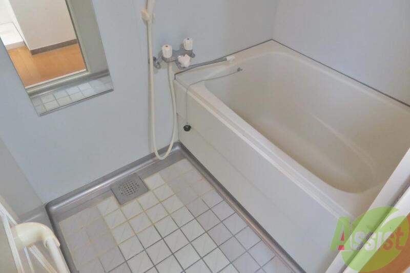 バス・シャワールーム　１人暮らしにはピッタリのサイズ感ですね！