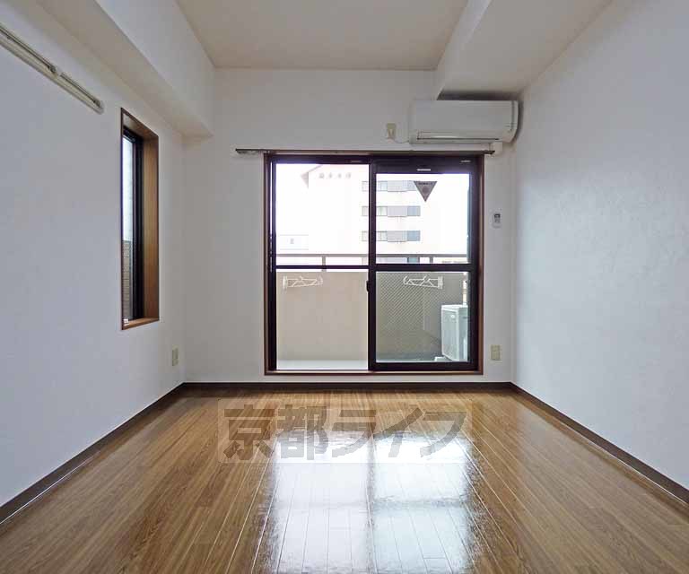 居室・リビング　シンプルな室内です