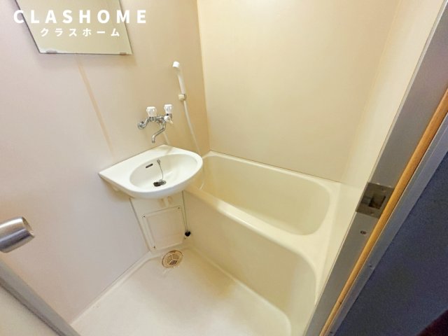 バス・シャワールーム　同物件の別部屋になります。