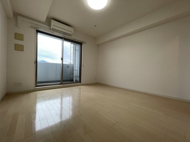 居室・リビング　同物件別部屋写真