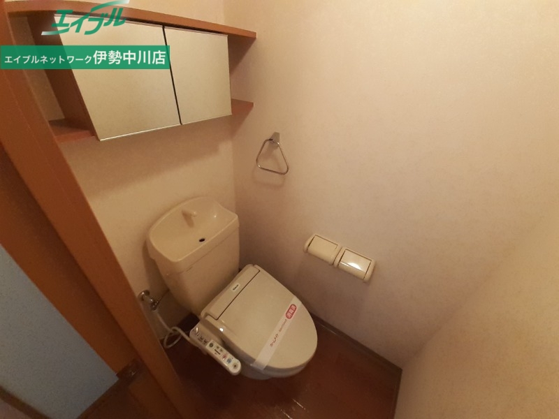 トイレ　同型参考写真