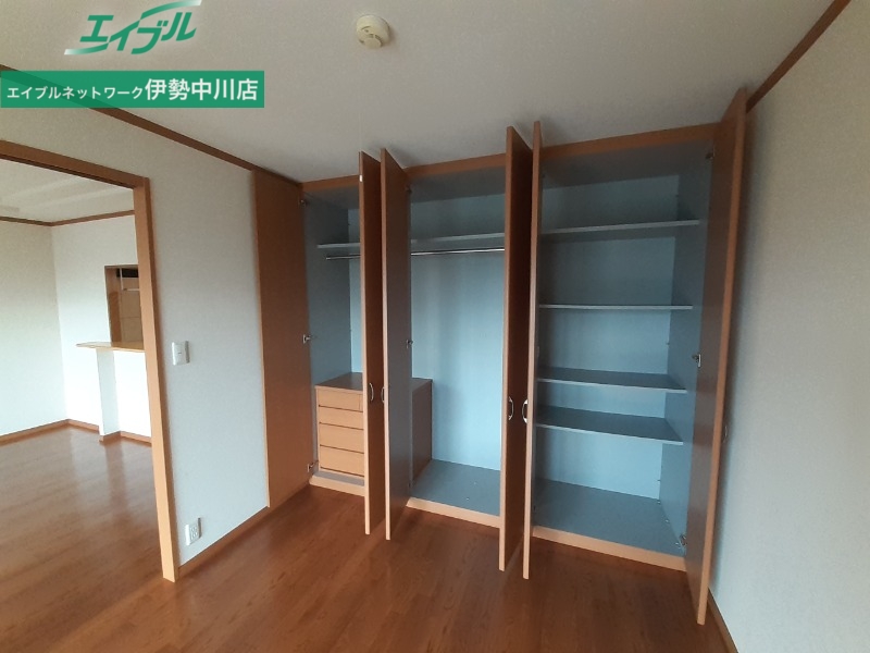 収納　同型参考写真