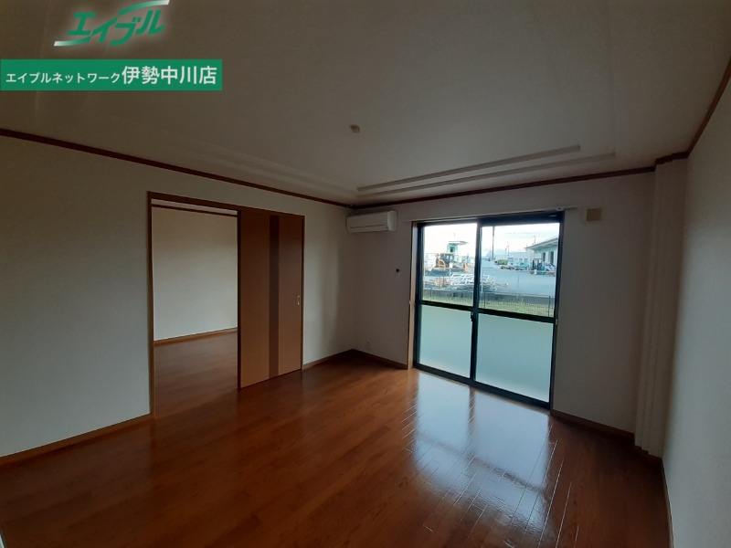 居室・リビング　同型参考写真