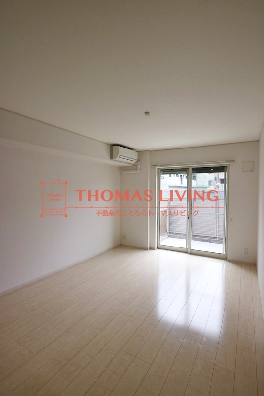 居室・リビング　写真は別号室です。