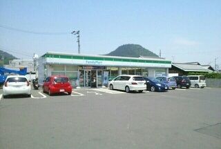 コンビニ　ファミリーマート西ハゼ町店さん（コンビニ）まで470m