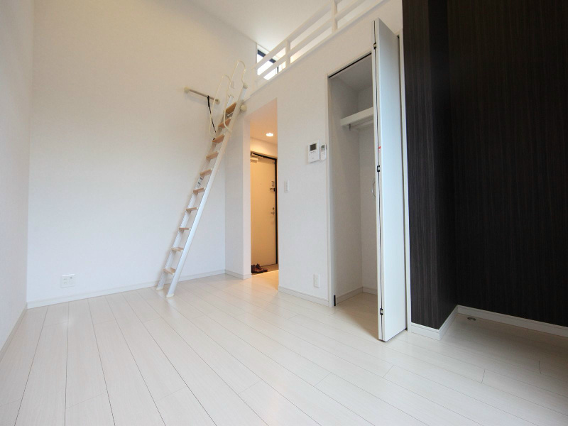 居室・リビング　洋室8.5帖　ロフト4.4帖（収納としてもお部屋としても使え