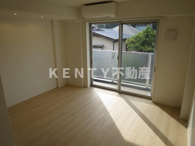 居室・リビング　こちらのリビングで趣味の時間をお楽しみください