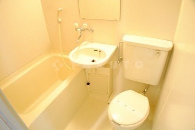 バス・シャワールーム　写真は２０４号室