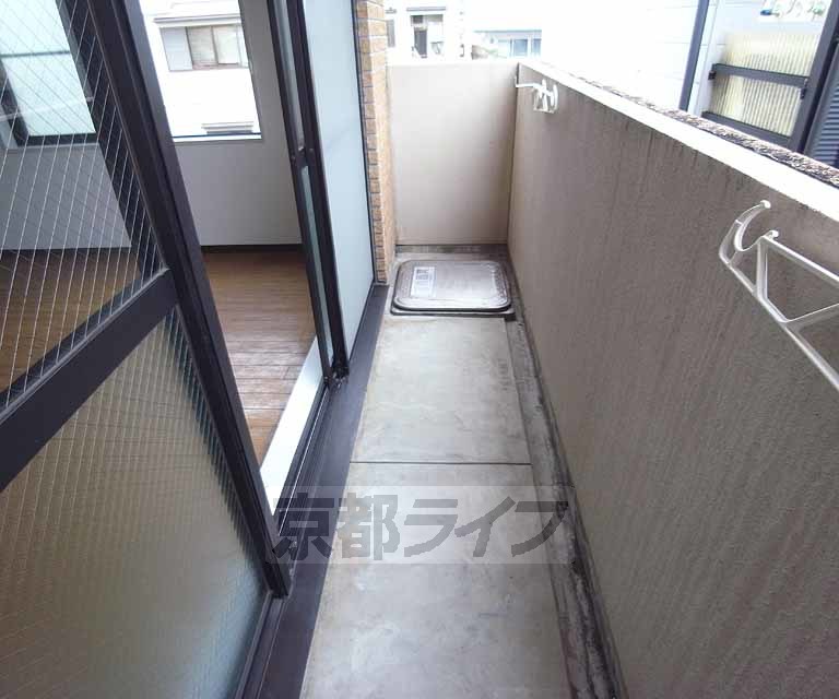 バルコニー　バルコニーの長さも充分あります