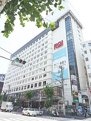 ショッピングセンター　ロア六本木（ショッピングセンター）まで271m