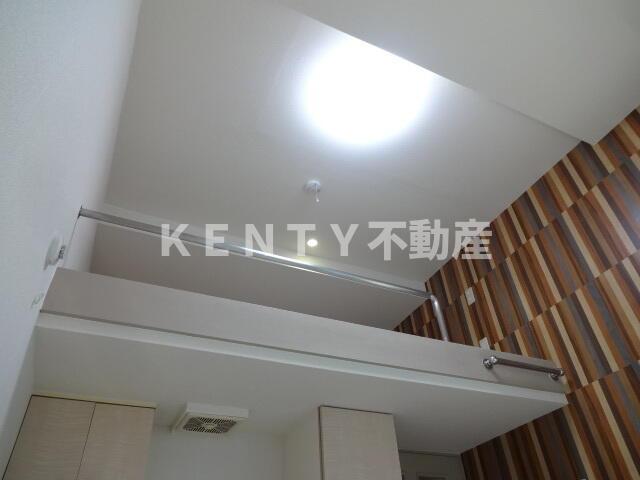 その他設備　ロフトを見上げた写真