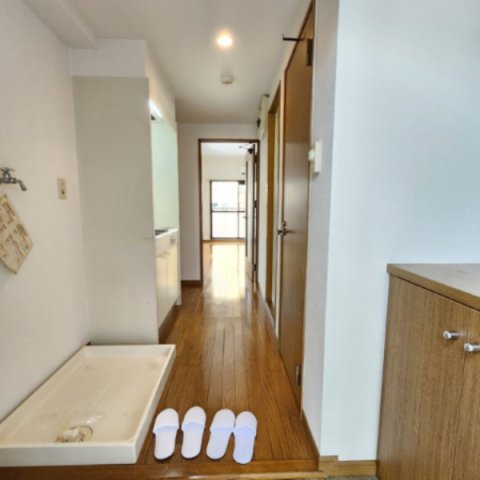 玄関　※別号室参考写真※