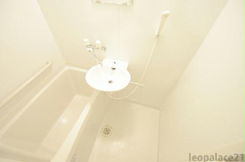 バス・シャワールーム　設備・使用は号室により異なる為、現況を優先致します。